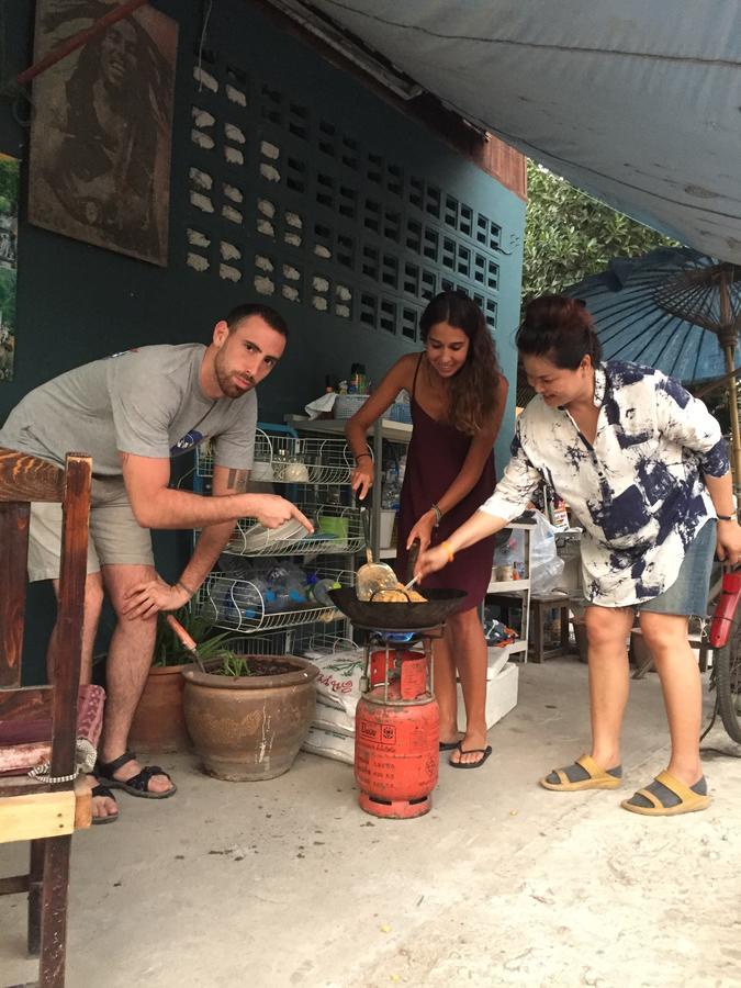 Tiger House Hostel (Adults Only) เชียงใหม่ ภายนอก รูปภาพ