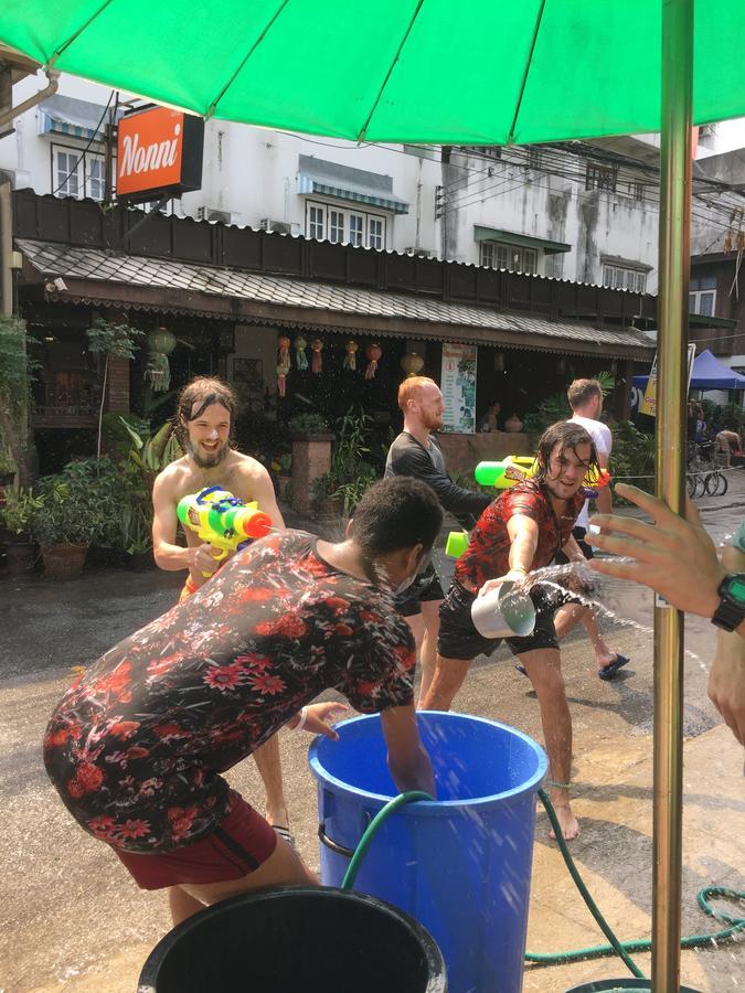 Tiger House Hostel (Adults Only) เชียงใหม่ ภายนอก รูปภาพ