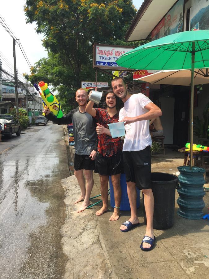 Tiger House Hostel (Adults Only) เชียงใหม่ ภายนอก รูปภาพ