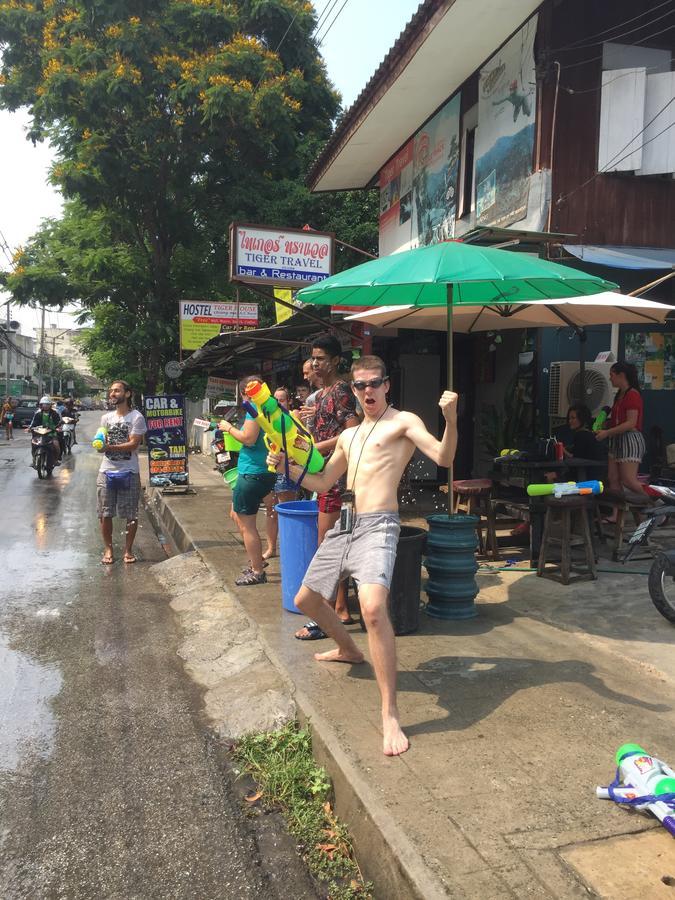 Tiger House Hostel (Adults Only) เชียงใหม่ ภายนอก รูปภาพ