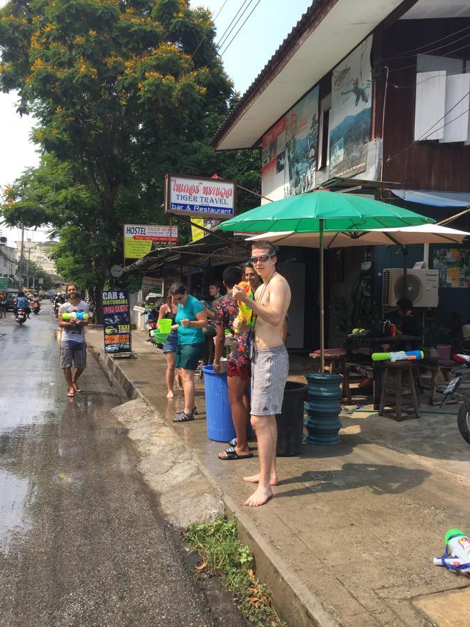 Tiger House Hostel (Adults Only) เชียงใหม่ ภายนอก รูปภาพ