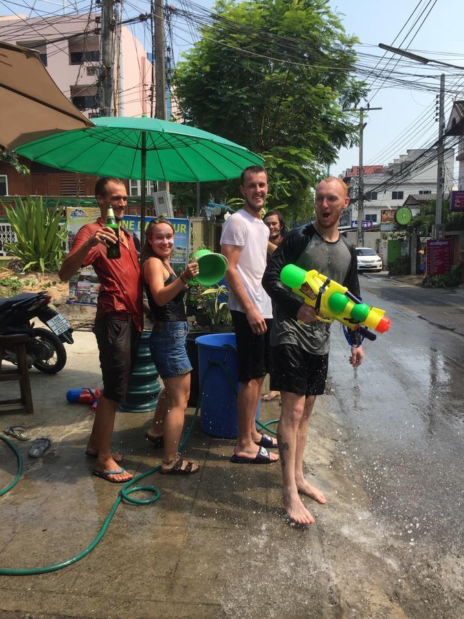 Tiger House Hostel (Adults Only) เชียงใหม่ ภายนอก รูปภาพ