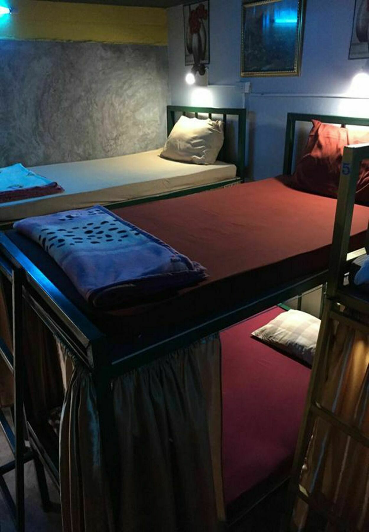 Tiger House Hostel (Adults Only) เชียงใหม่ ภายนอก รูปภาพ