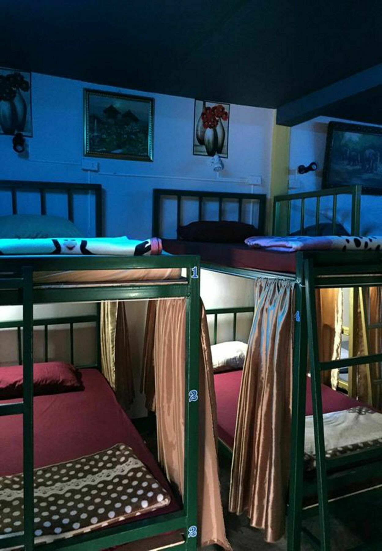 Tiger House Hostel (Adults Only) เชียงใหม่ ภายนอก รูปภาพ
