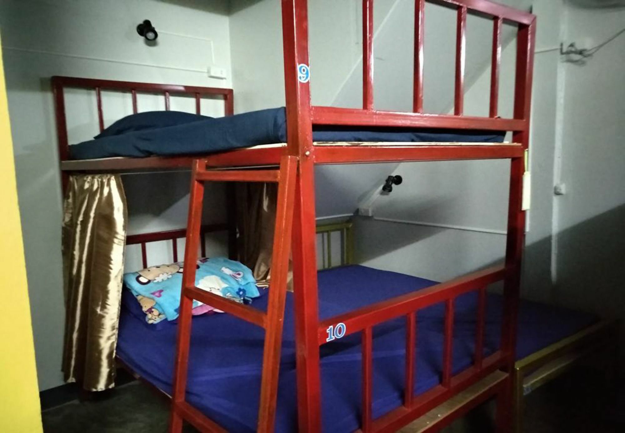 Tiger House Hostel (Adults Only) เชียงใหม่ ภายนอก รูปภาพ