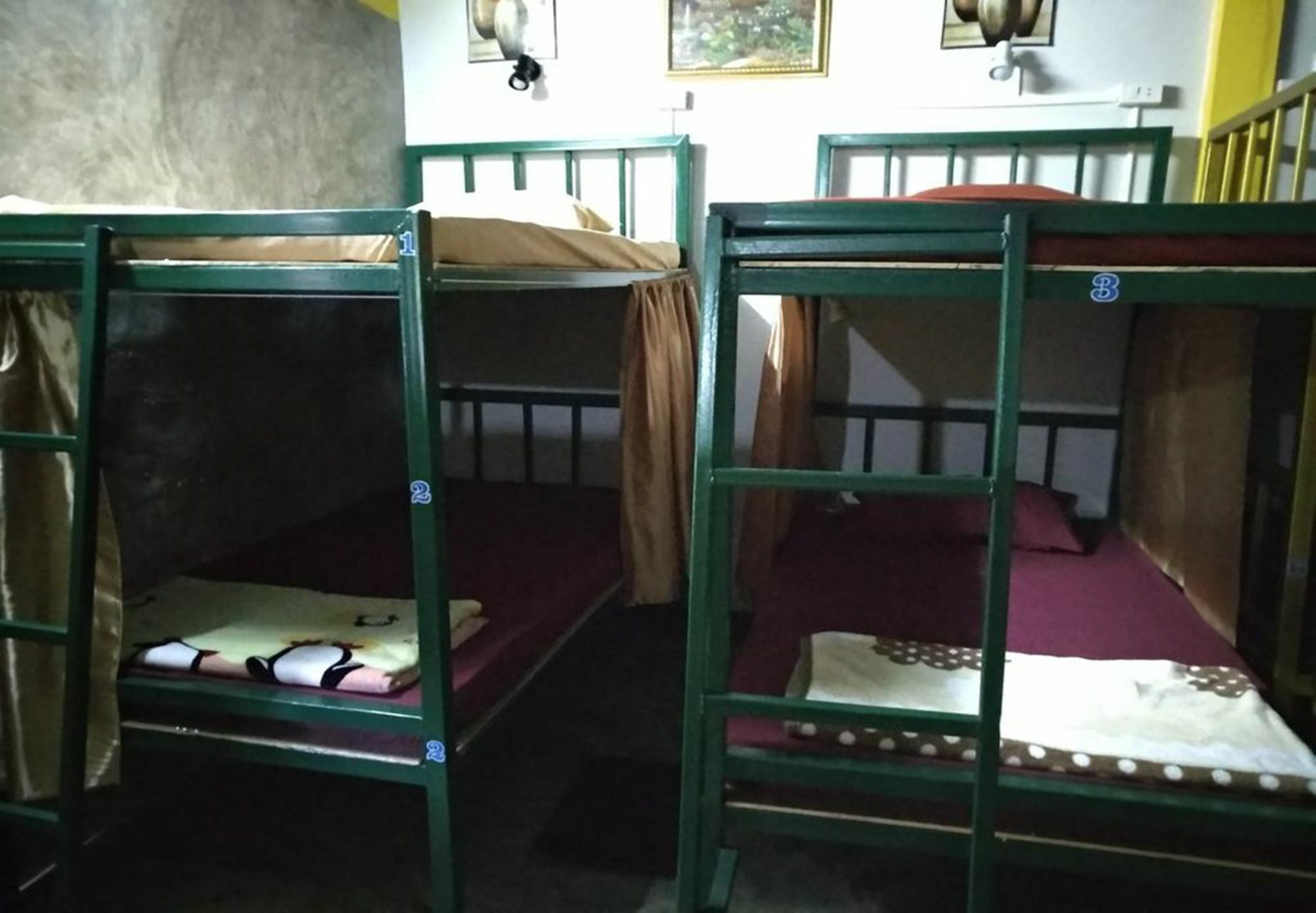 Tiger House Hostel (Adults Only) เชียงใหม่ ภายนอก รูปภาพ